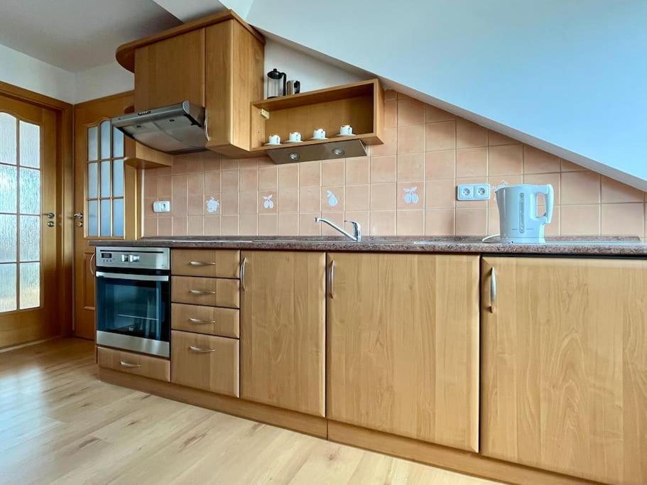 Appartamento Apartmán s terasou u lázeňské kolonády Poděbrady Esterno foto
