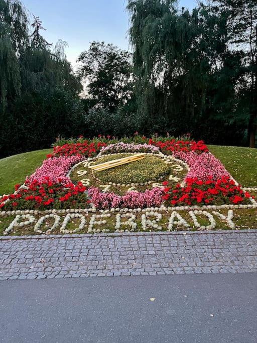 Appartamento Apartmán s terasou u lázeňské kolonády Poděbrady Esterno foto