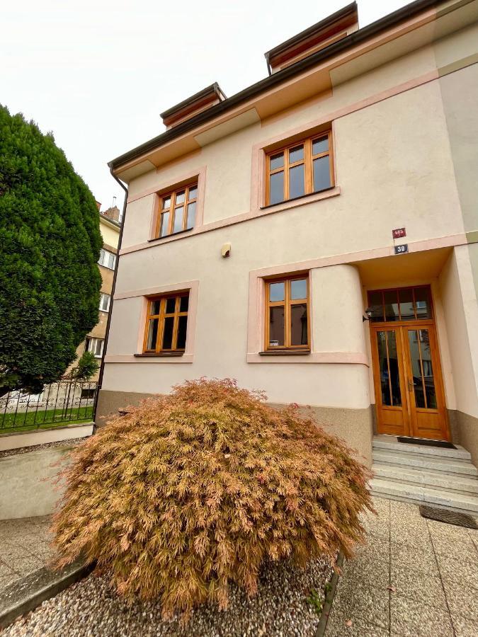 Appartamento Apartmán s terasou u lázeňské kolonády Poděbrady Esterno foto